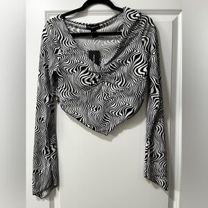 Black & White Swirl Long Sleeve Crop